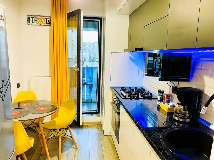 Blue Plaza Studio Apartment Букурещ Екстериор снимка